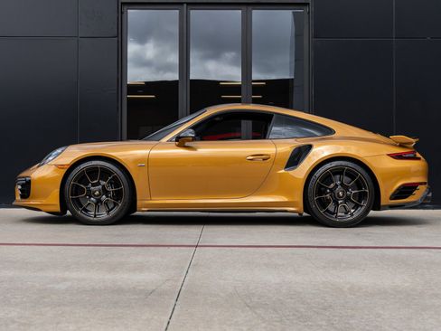 Used 2018 Porsche 911 Turbo S image 2