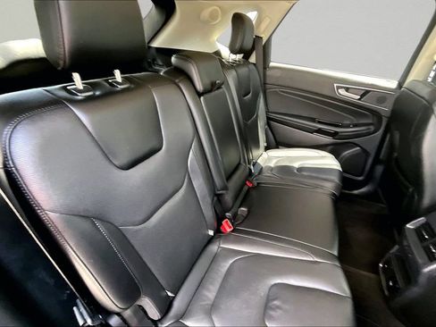Used 2019 Ford Edge Titanium w/ Equipment Group 301A AWD/4WD image 25