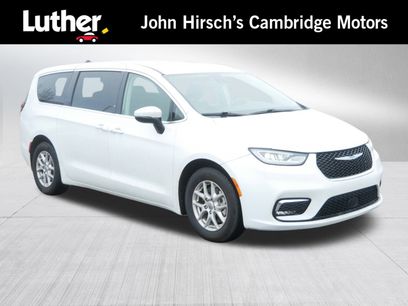 Certified 2023 Chrysler Pacifica Touring-L