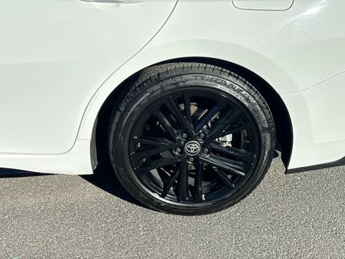 Used 2025 Toyota Camry SE image 7