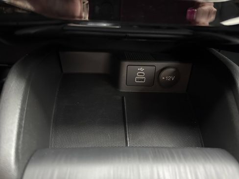 Used 2025 Ford Escape SE image 31