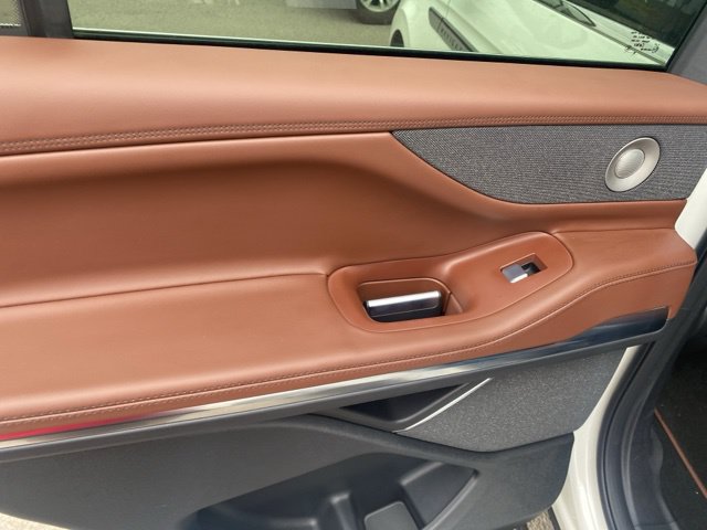 New 2025 Lincoln Navigator Reserve AWD/4WD image 12