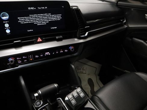 Used 2023 Kia Sportage SX image 30