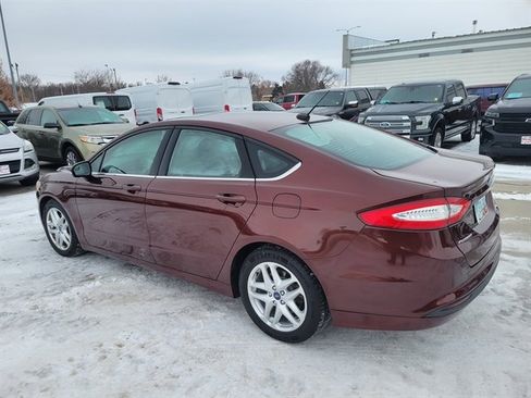 Used 2015 Ford Fusion SE image 11