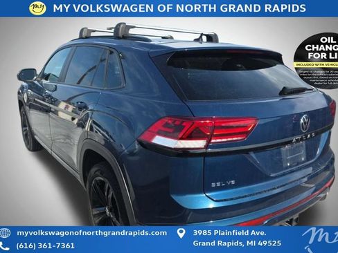 Used 2023 Volkswagen Atlas Cross Sport SEL R-Line AWD/4WD image 5