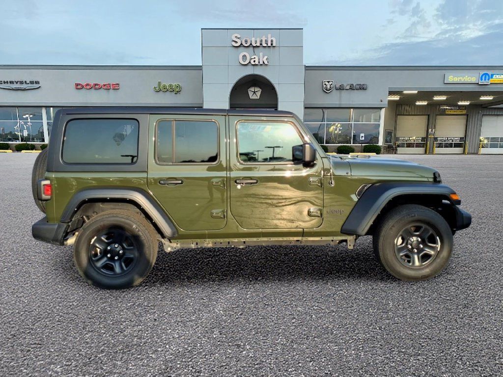Used 2022 Jeep Wrangler Unlimited Sport AWD/4WD image 2