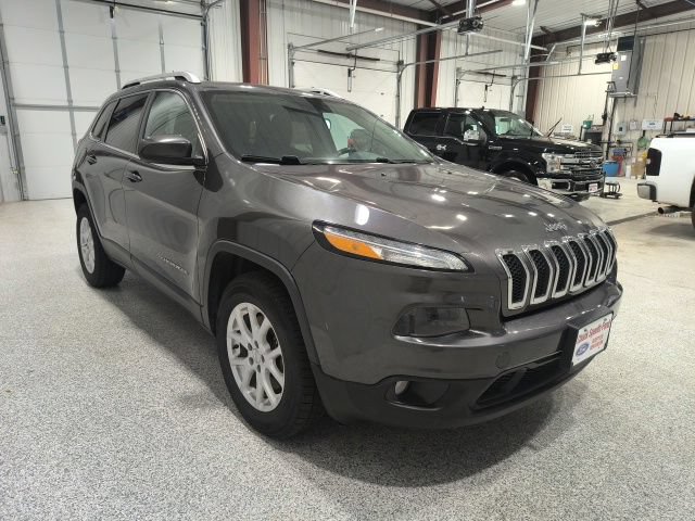Used 2015 Jeep Cherokee Latitude w/ Comfort/Convenience Group AWD/4WD image 4