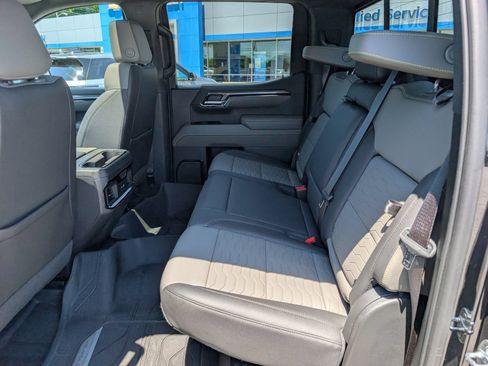 Used 2023 Chevrolet Silverado 1500 ZR2 w/ Technology Package AWD/4WD image 15