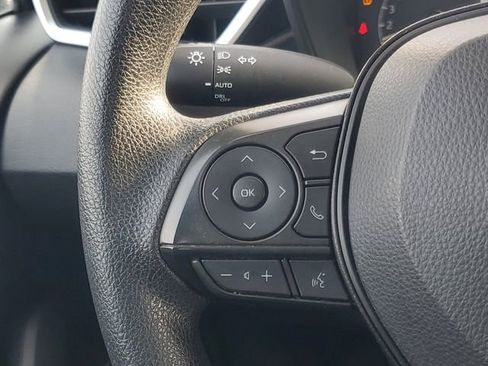 Used 2022 Toyota Corolla LE image 13