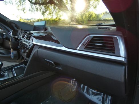 Used 2018 BMW 430i Convertible image 25