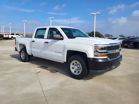 Used 2018 Chevrolet Silverado 1500 W/T w/ Trailering Package image 7