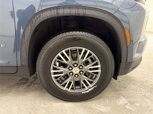 Certified 2025 Chevrolet Traverse LT image 14