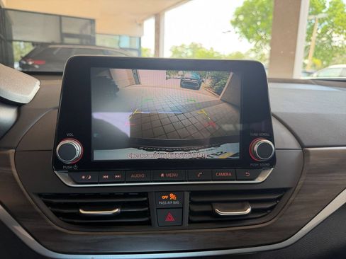 Used 2025 Nissan Altima 2.5 SV FWD image 20