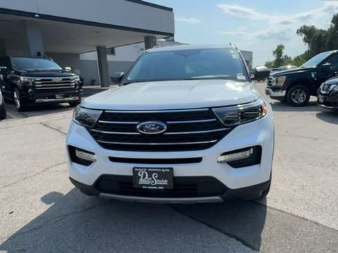 Used 2021 Ford Explorer XLT w/ Equipment Group 202A AWD/4WD image 3