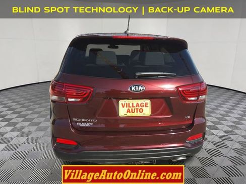Used 2019 Kia Sorento LX image 3