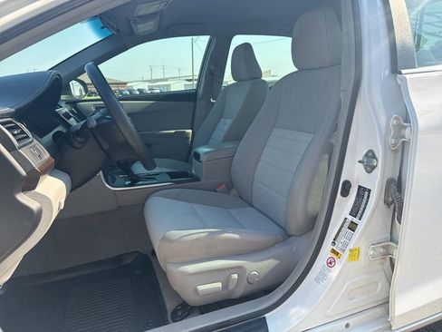 Used 2017 Toyota Camry LE image 12