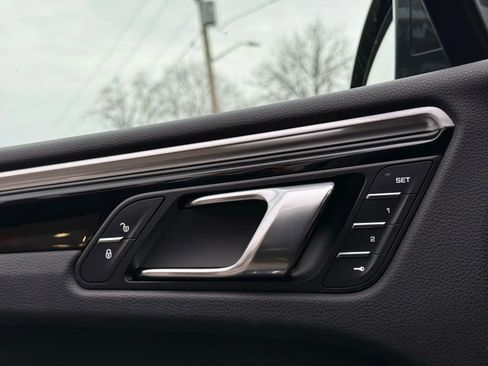 Used 2018 Porsche Macan Sport Edition image 24