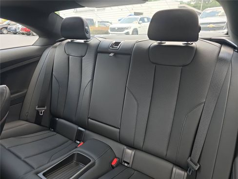 Used 2025 BMW M240i Coupe RWD image 9