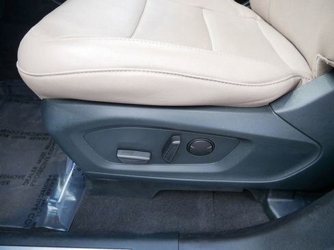 Used 2023 Ford Explorer Limited image 8