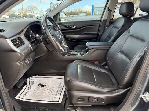 Used 2019 GMC Acadia SLT w/ Black Edition image 17