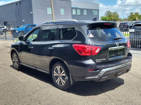 Used 2019 Nissan Pathfinder SV FWD image 7