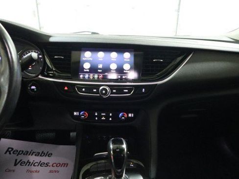 Used 2019 Buick Regal Preferred w/ Driver Confidence Package I image 12