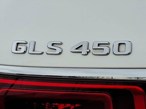 Used 2022 Mercedes-Benz GLS 450 4MATIC image 10
