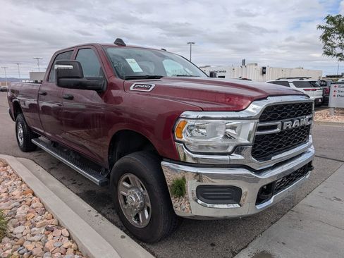 Used 2024 RAM 2500 Tradesman w/ Chrome Appearance Group AWD/4WD image 3