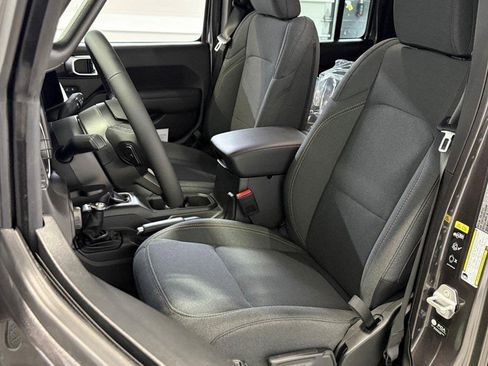 New 2025 Jeep Gladiator Willys image 17