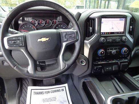 Used 2022 Chevrolet Silverado 1500 LTZ w/ LTZ Premium Package AWD/4WD image 11