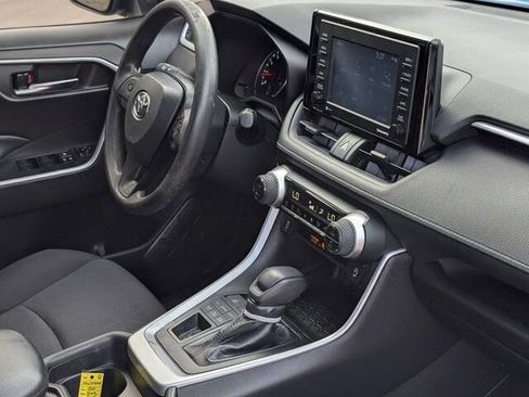 Used 2021 Toyota RAV4 XLE image 34