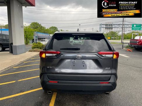 Used 2024 Toyota RAV4 XLE image 6
