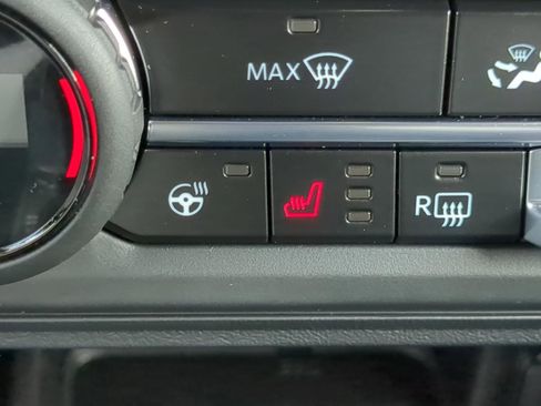 Used 2025 Ford Bronco Badlands image 50