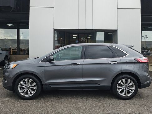 Used 2024 Ford Edge Titanium image 2