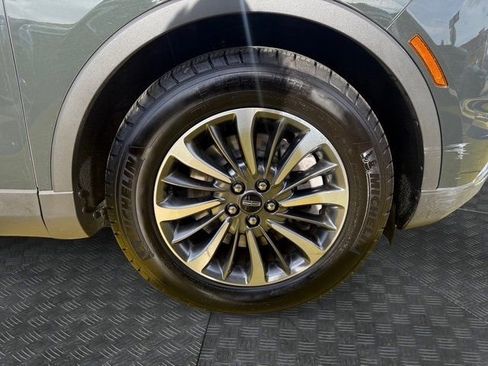 Used 2022 Lincoln Nautilus Reserve image 9