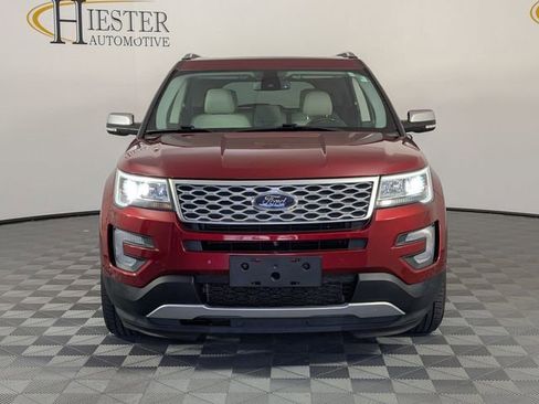 Used 2017 Ford Explorer Platinum AWD/4WD image 3