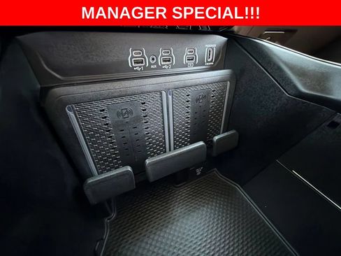 Used 2025 RAM 2500 Limited AWD/4WD image 30