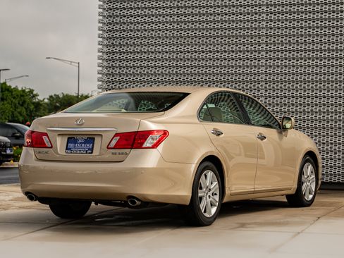 Used 2007 Lexus ES 350 w/ Premium Plus Pkg FWD image 4