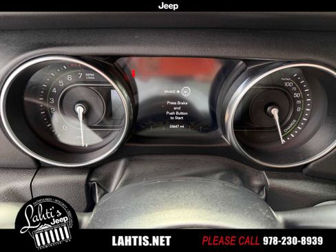 Certified 2022 Jeep Wrangler Unlimited Sahara w/ Cold Weather Group image 12