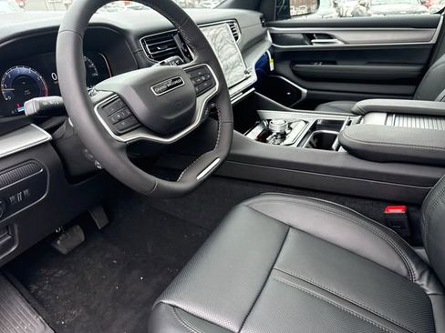 New 2026 Jeep Grand Wagoneer L 4WD w/ Premium Group I image 23