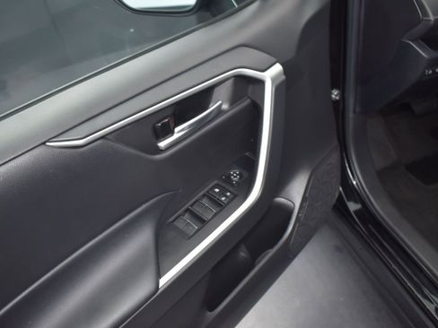 Used 2023 Toyota RAV4 XLE w/ Convenience Package image 9