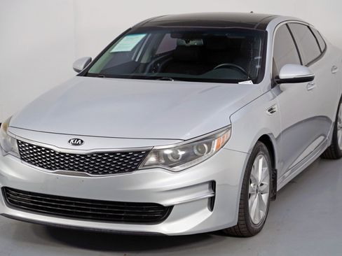 Used 2016 Kia Optima EX w/ Premium Package image 46