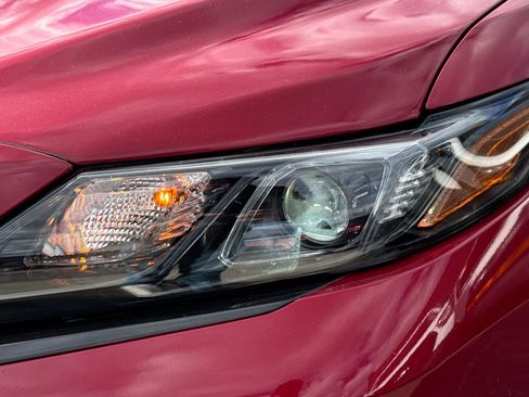 Used 2022 Toyota Camry SE w/ Audio Upgrade Package image 10