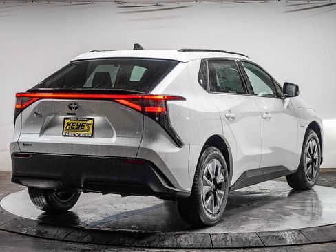 New 2026 Toyota bZ XLE Plus image 4