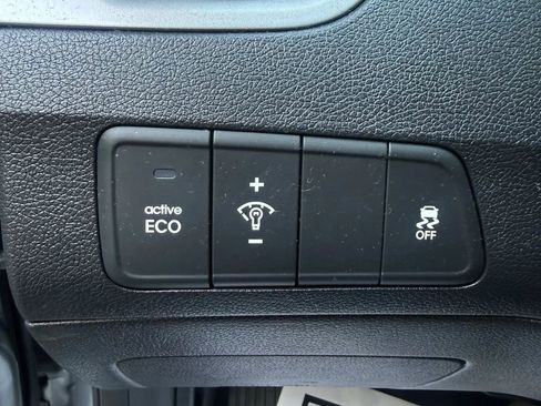 Used 2013 Hyundai Elantra Limited FWD image 22