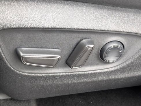 Used 2022 Toyota Highlander XSE AWD/4WD image 23