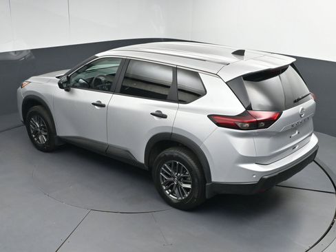 Used 2025 Nissan Rogue S image 33