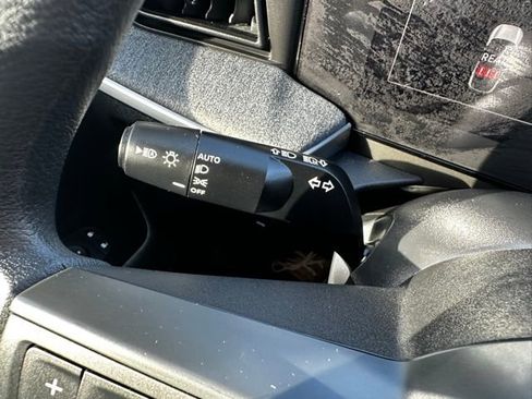 Used 2025 Nissan Kicks SV FWD image 26
