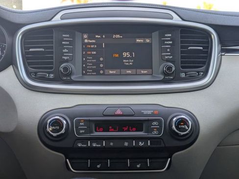 Used 2020 Kia Sorento LX w/ LX I4 Convenience Package FWD image 22