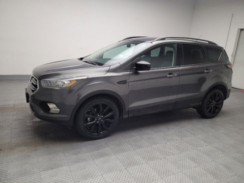 Used 2018 Ford Escape SE w/ SE Sport Appearance Package FWD image 2
